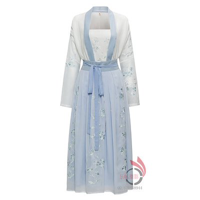 汉服白底3D拍摄 光影定格衣冠华章